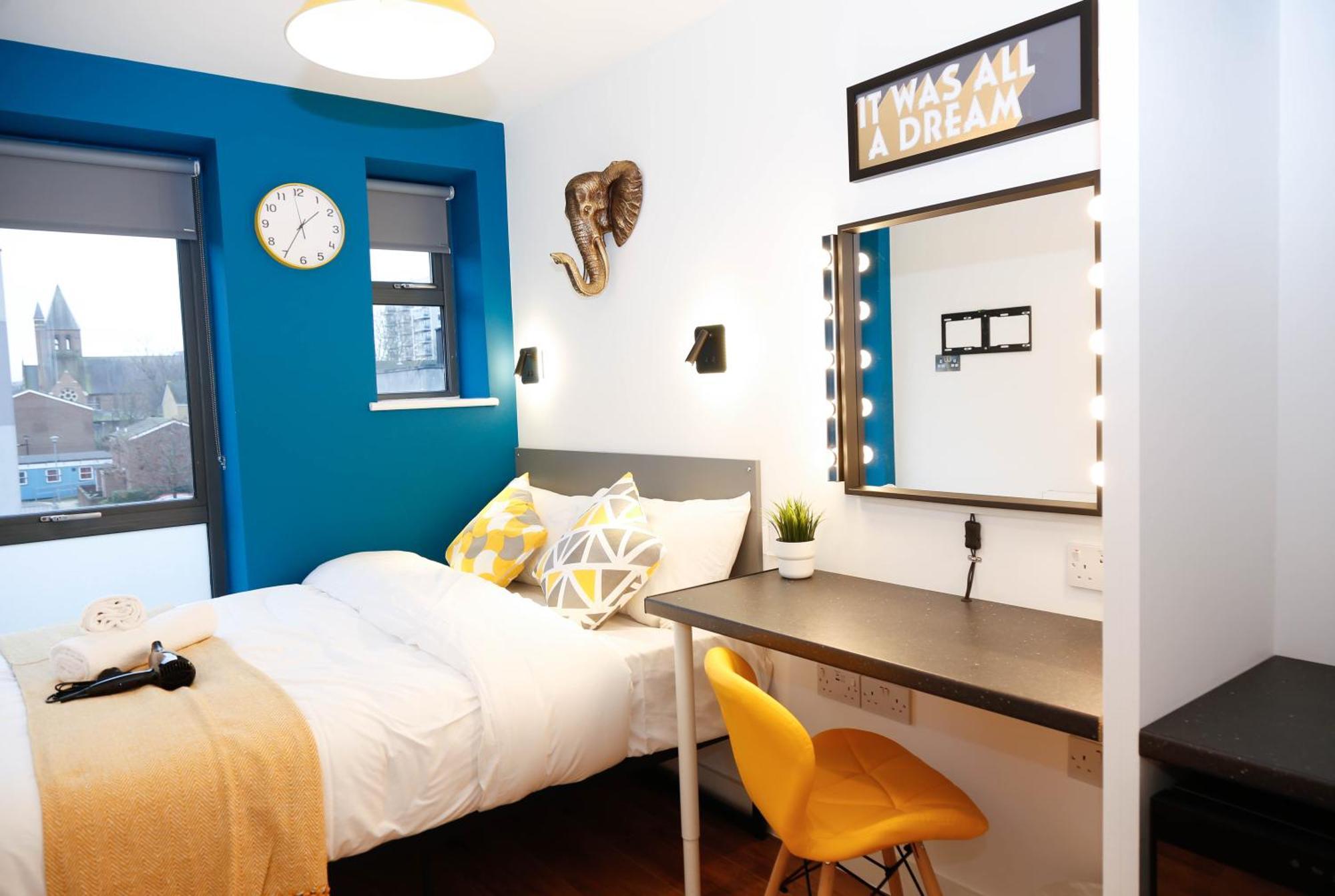 Habitación en casa particular New Luxury In The Heart Of Next To Shops, Cafes, Bars & Metro With Shared Bathrooms