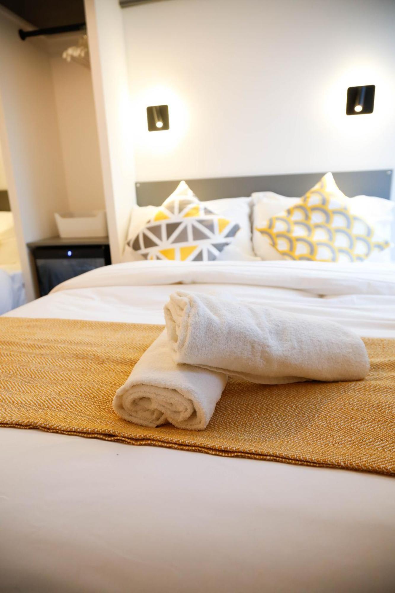 Habitación en casa particular New Luxury In The Heart Of Next To Shops, Cafes, Bars & Metro With Shared Bathrooms