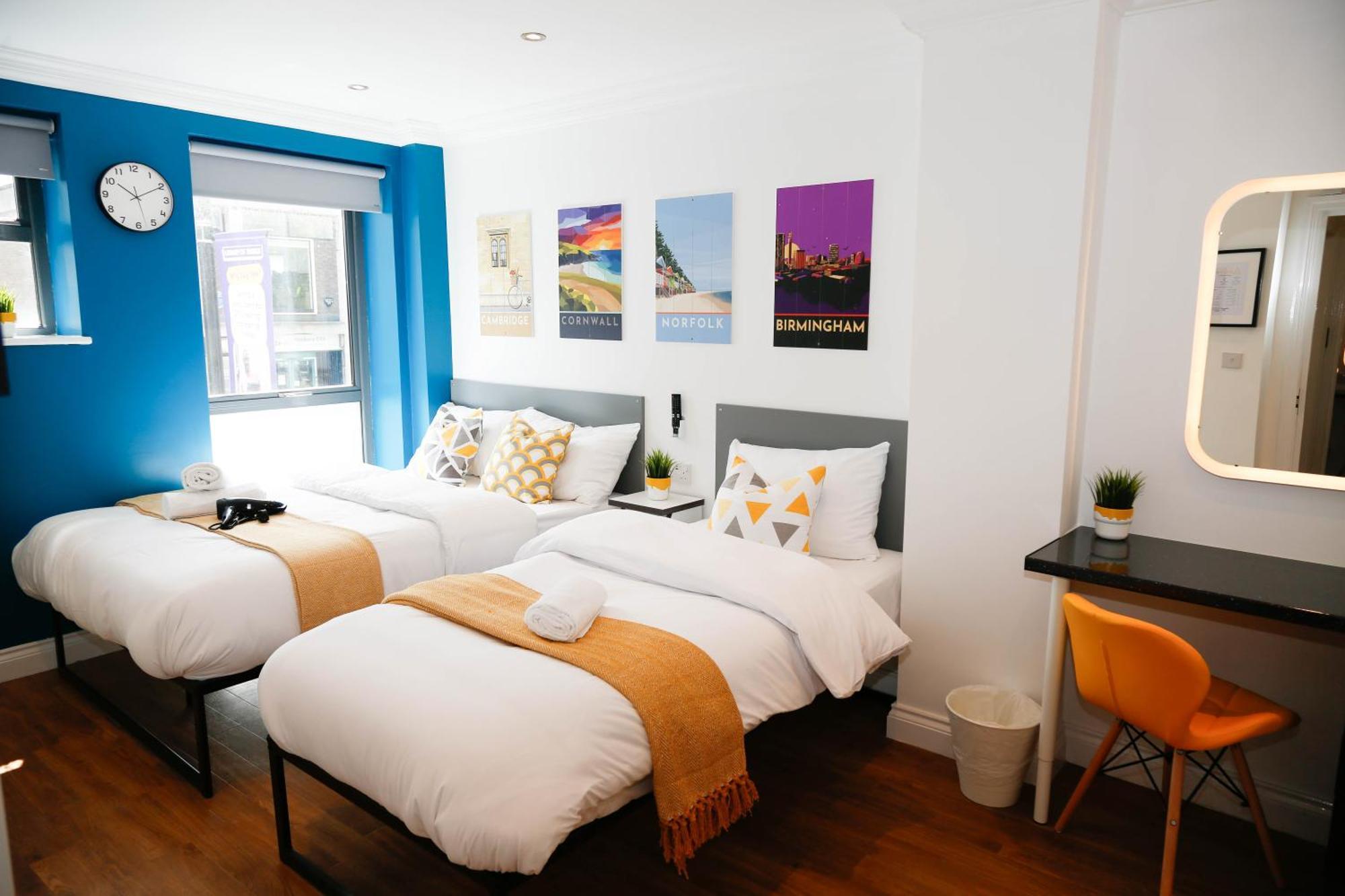 New Luxury In The Heart Of Next To Shops, Cafes, Bars & Metro With Shared Bathrooms Habitación en casa particular Londres